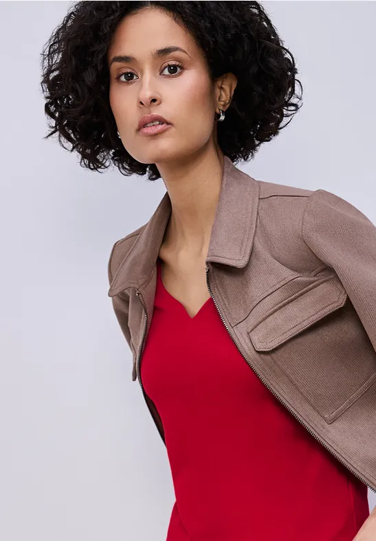 Thumbnail - Shirt mit Herzausschnitt