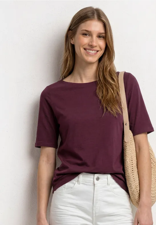 Basic T-Shirt mit U-Boot-Ausschnitt