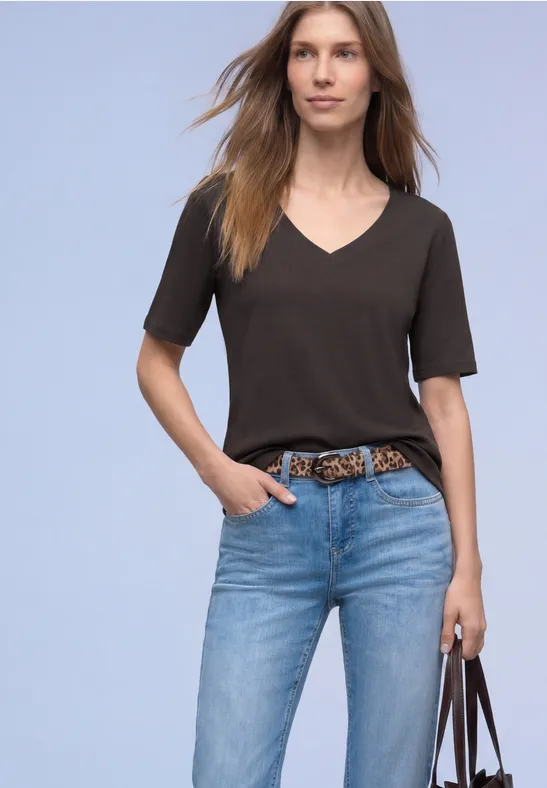 Thumbnail - Street One Frauen Basic T-Shirt mit V-Neck in Braun, Gr: 42