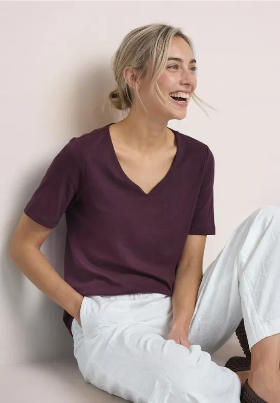 Basic T-Shirt mit Herzausschnitt