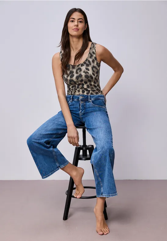 Thumbnail - Street One Frauen Basic Top mit Rundhals im Leo-Muster in Beige, Gr: 36