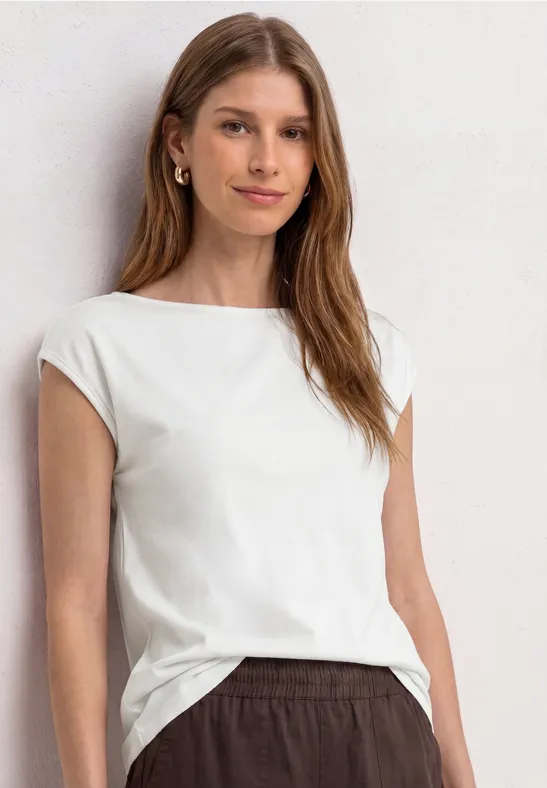 Basic Shirt mit U-Boot-Ausschnitt