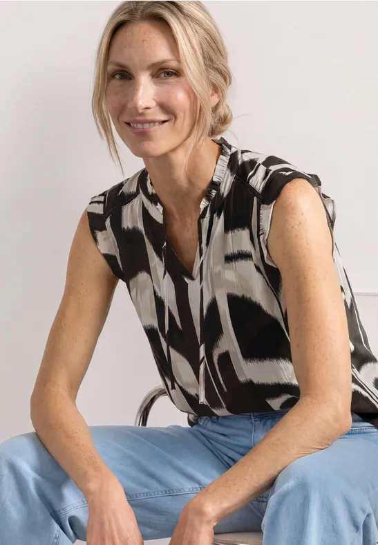Top mit Strukturmix und Crochet-Details female Braun