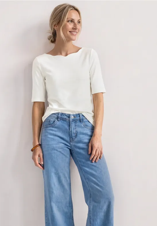 T-Shirt mit Wavy Neckline in Unifarbe
