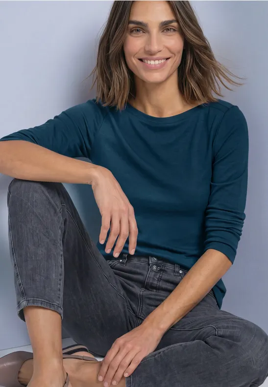 Basic Shirt mit U-Boot-Ausschnitt