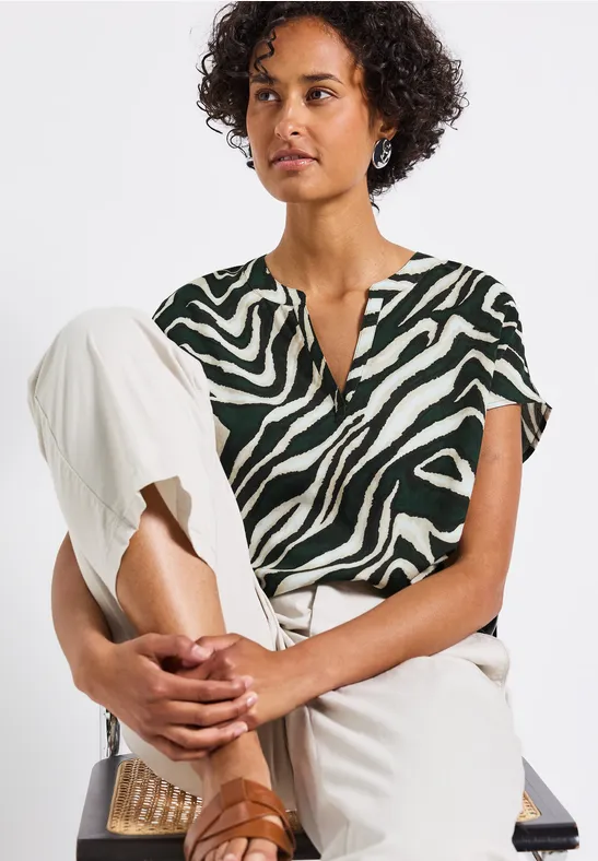 Thumbnail - Street One Frauen Bluse mit Zebra-Muster in Grün, Gr: 44