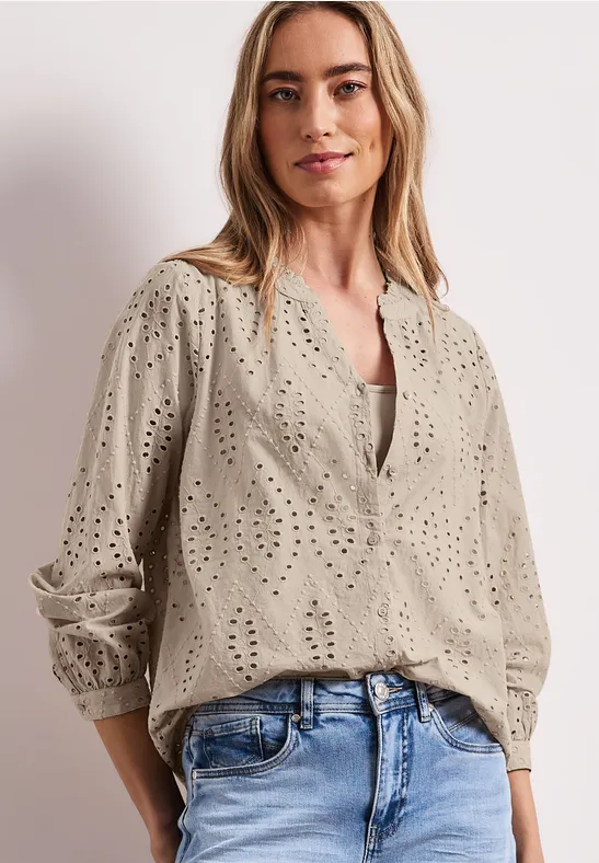 Street One Frauen Bluse mit Split Neck und Shiffley-Muster in Beige, Gr: 34