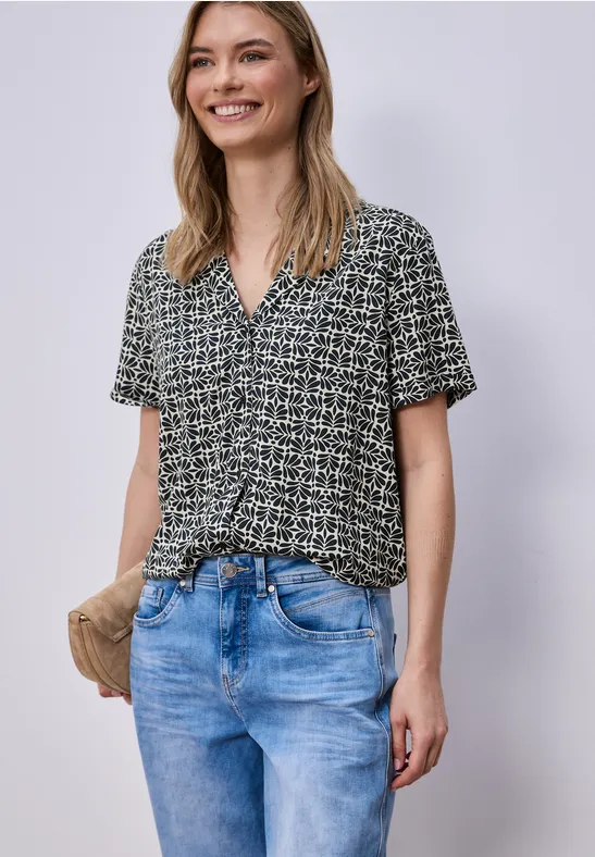 Kurzarm Bluse mit Bowling-Kragen