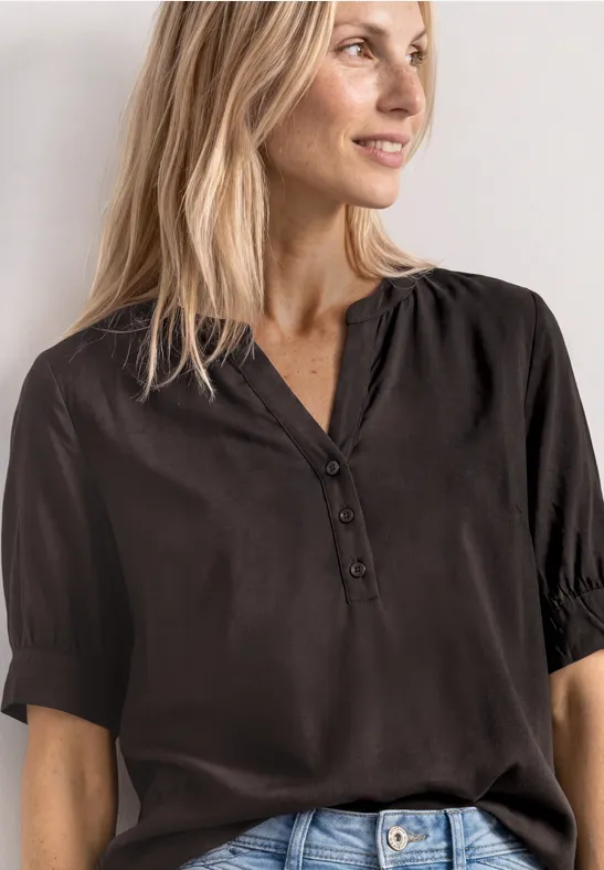 Kurzarm Bluse mit Split Neck und Elastiksaum