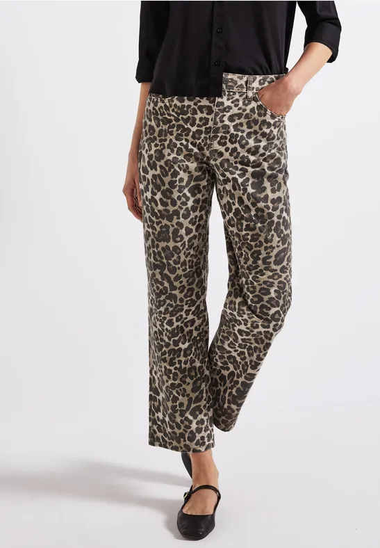 Thumbnail - Straight Leg Leo-Look Jeans