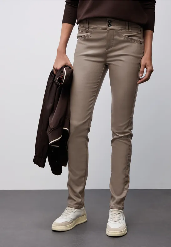 Street One Frauen Slim Fit Coated Hose in Braun, Gr: 44