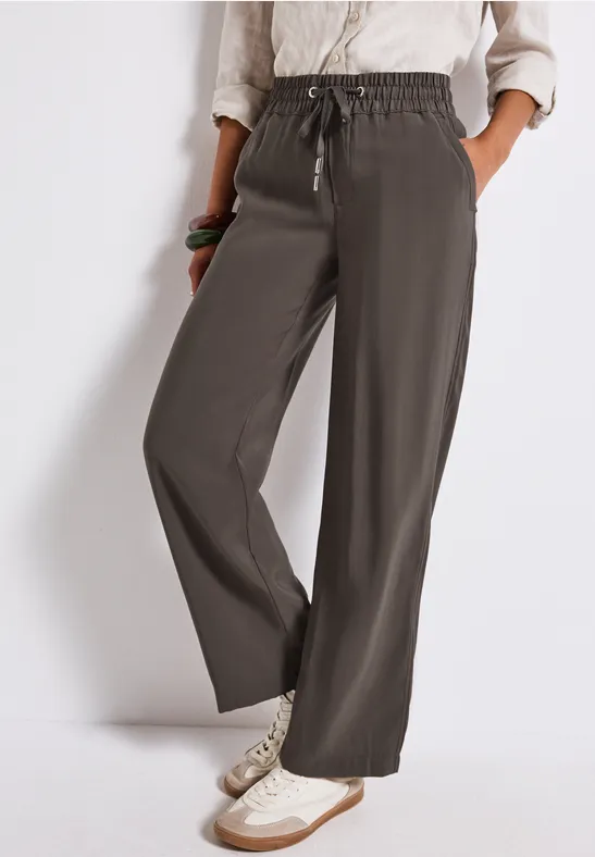 Street One Frauen Straight Leg Twill Hose in Braun, Gr: 44