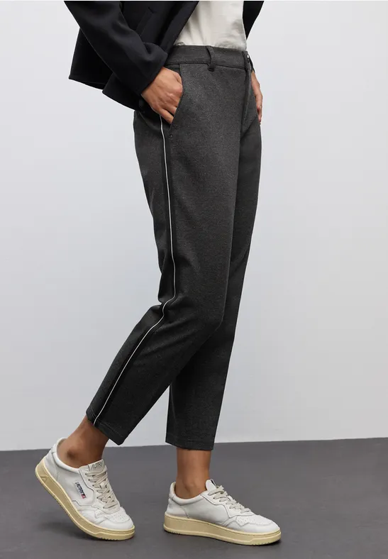 Street One Frauen Chino mit Tapedetails in Schwarz, Gr: 44