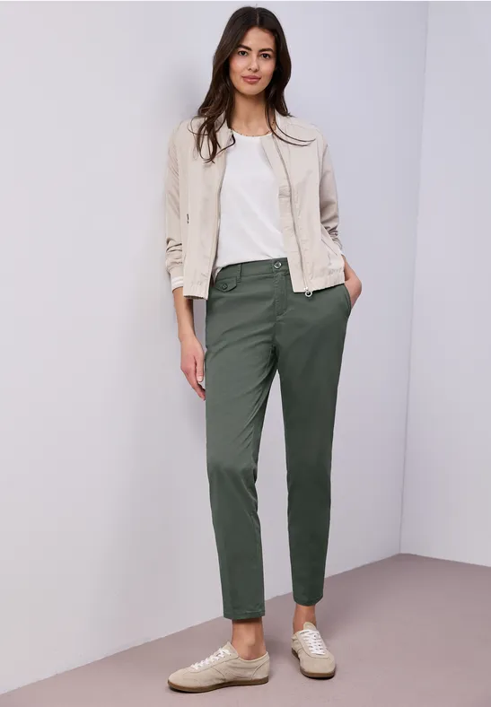 Chino im Casual Fit in softer Qualität