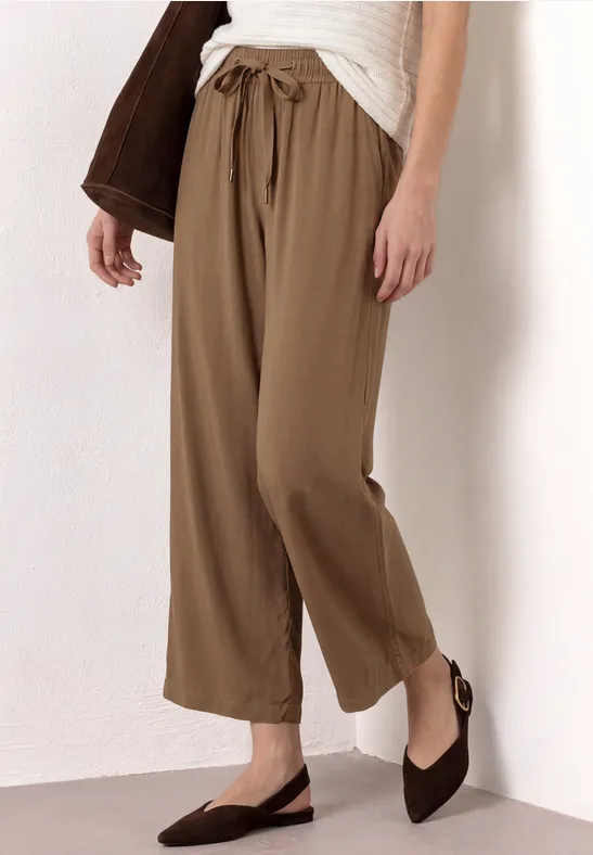 Street One Frauen High Waist Wide Leg Hose im Loose Fit in Braun, Gr: 32