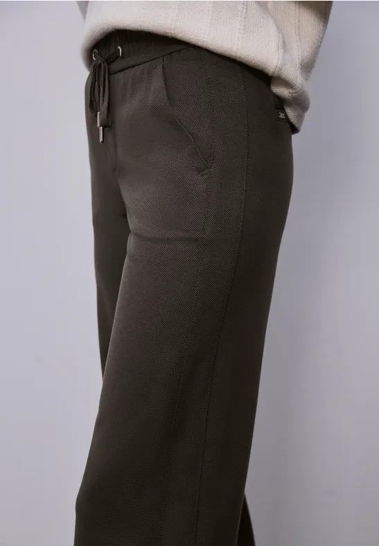 Street One Frauen Straight Leg Hose in Braun, Gr: 44