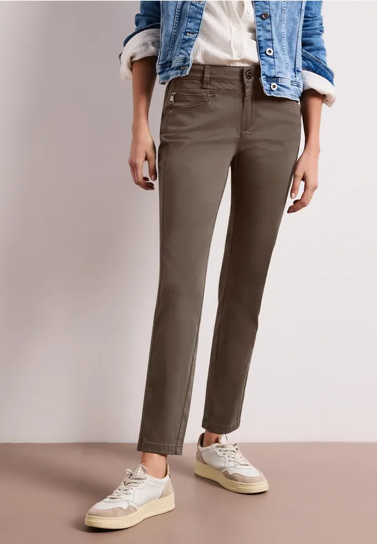 Street One Frauen Mid Waist Slim Leg Hose im Satin-Look in Braun, Gr: 42