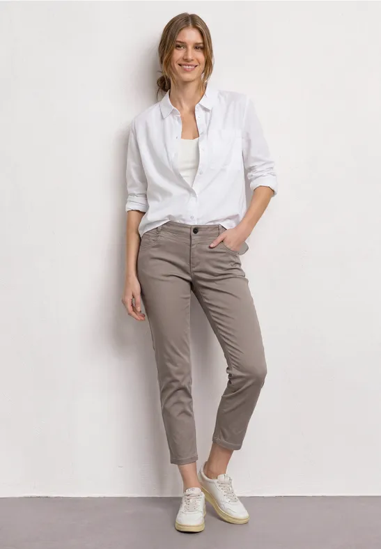 Street One Frauen 7/8 Slim Leg Hose im Satin-Look in Braun, Gr: 36