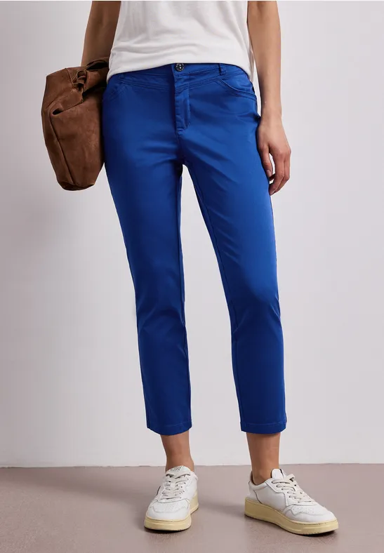 Street One Frauen 7/8 Slim Leg Hose im Satin-Look in Blau, Gr: 32