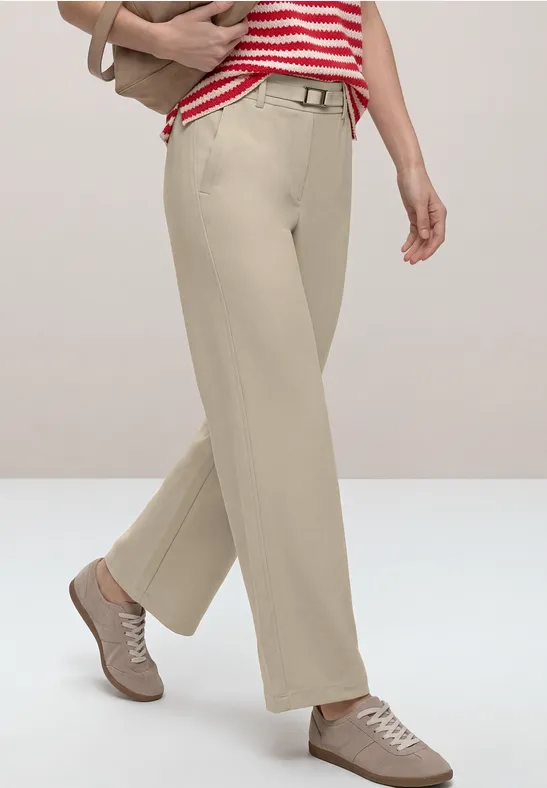 Street One Frauen Straight Leg Hose mit Schnallendetail in Beige, Gr: 44