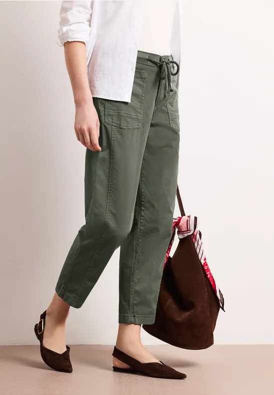 Street One Frauen Barrel Leg Hose aus Twill-Ware in Grün, Gr: 40