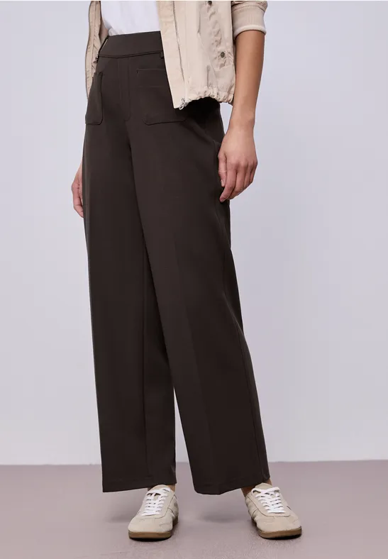 Street One Frauen Straight Leg Hose mit Taschen in Braun, Gr: 46