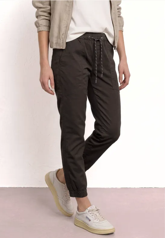 Street One Frauen Slim Leg Hose in leichter Qualität in Braun, Gr: 44