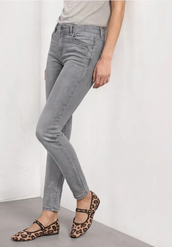 Mid Waist Slim Leg Jeans im Casual Fit