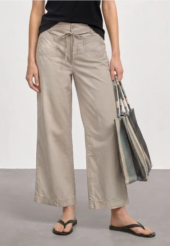 Straight Leg Hose in Washed-Optik