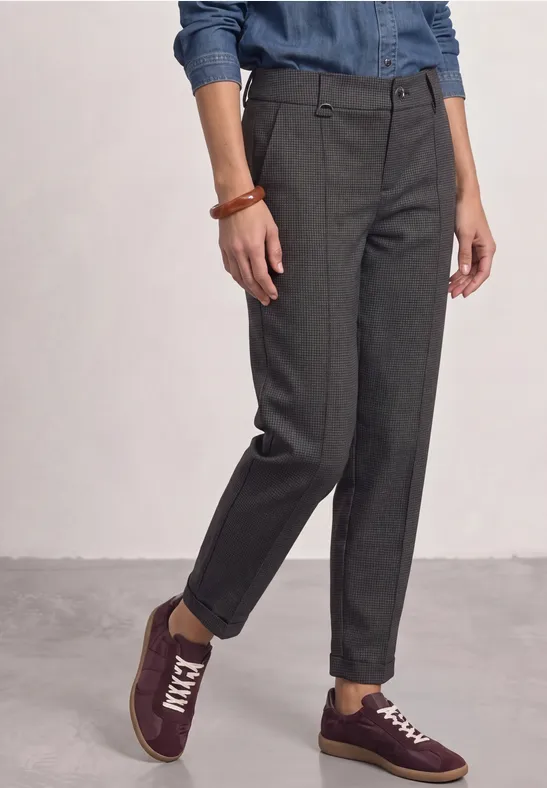 Mid Waist Tapered Leg Chino im Casual Fit