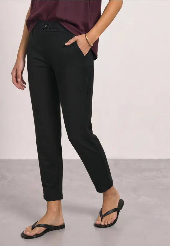 Slim Leg Hose mit Schnallendetail