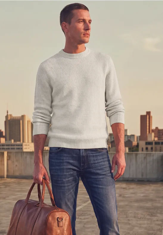 Pullover mit Rundhals und Wollanteil