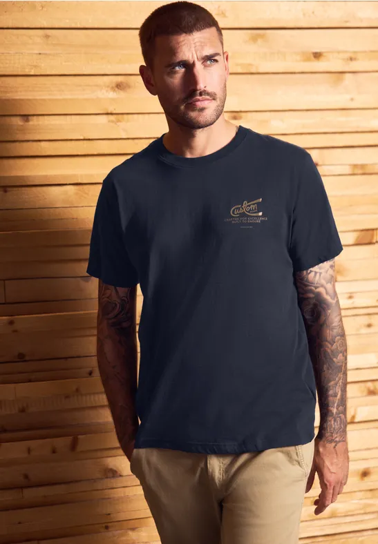 T-Shirt mit Chestprint