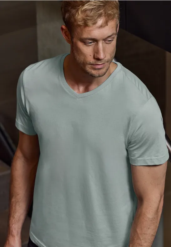 Thumbnail - Street One MEN Männer Basic V-Neck T-Shirt in Grün, Gr: S