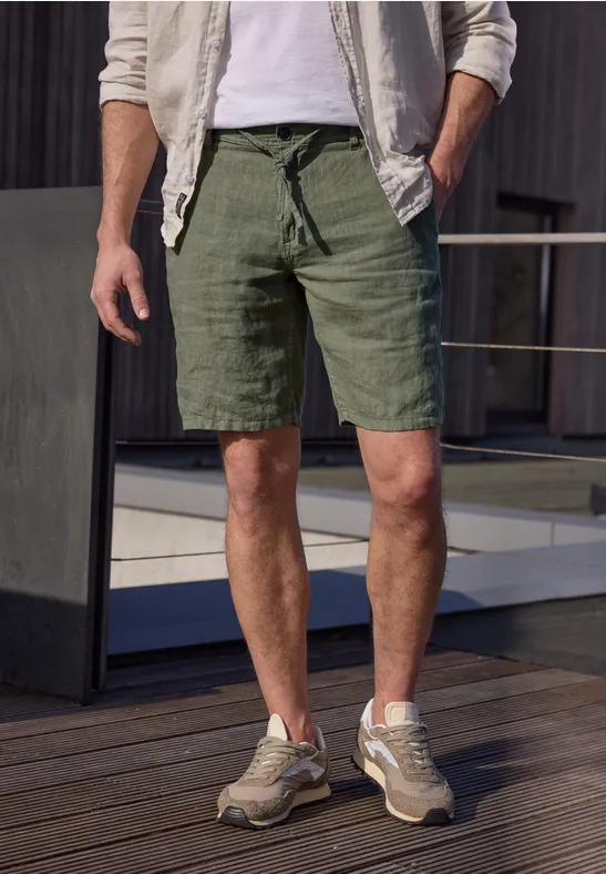 Chinoshorts aus Leinen