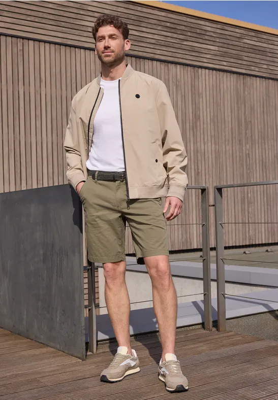 Street One Mid Waist Chino Shorts mit Gürtel und Print male Beige