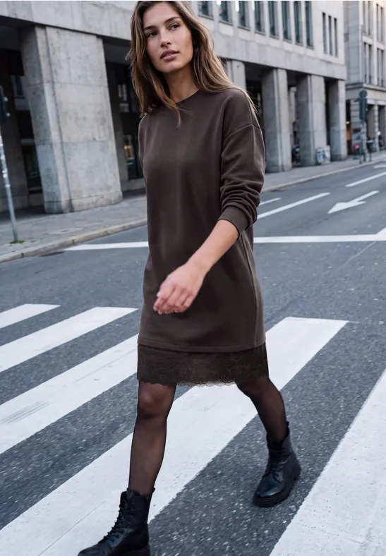 Minikleid mit Spitzendetail am Saum