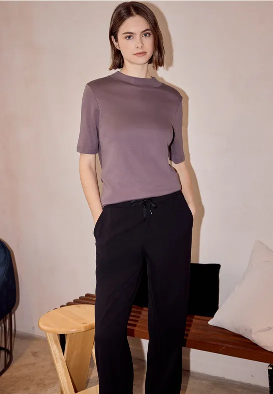 Thumbnail - Basic T-Shirt