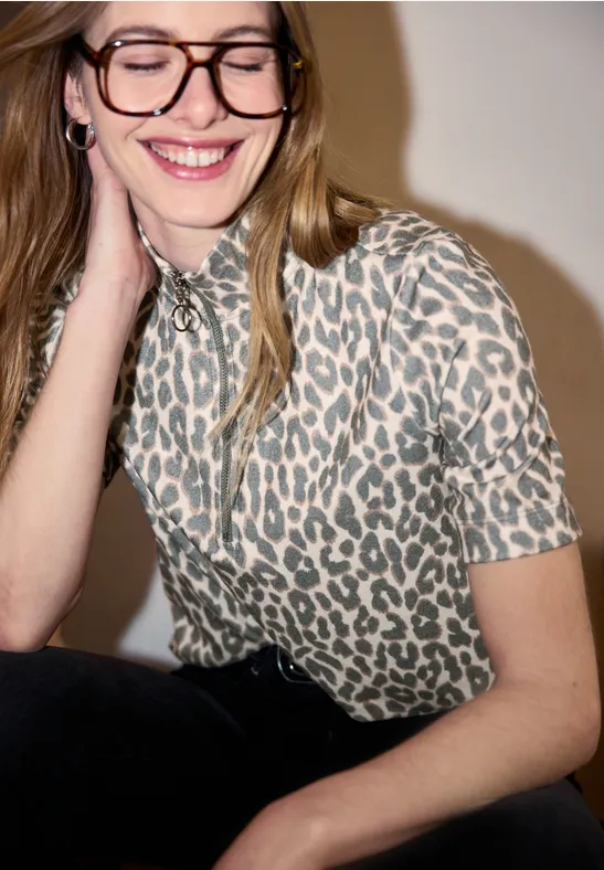 Thumbnail - Leo T-Shirt