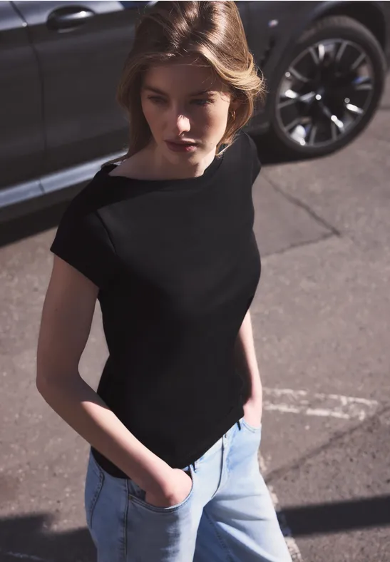 Street One Studio Frauen Basic Shirt mit U-Boot-Ausschnitt in Schwarz, Gr: 44