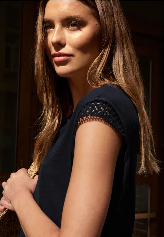 Street One Studio Frauen Shirt mit Rundhals und Crochet Ärmeln in Blau, Gr: 34