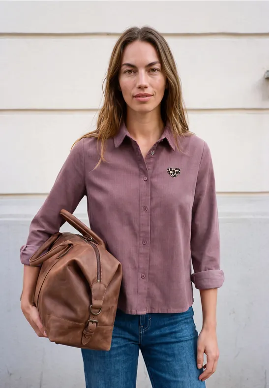 Ribstof overhemdblouse met hartdetail