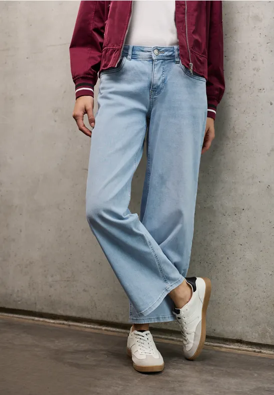 Thumbnail - Bleached Wide Leg Jeans