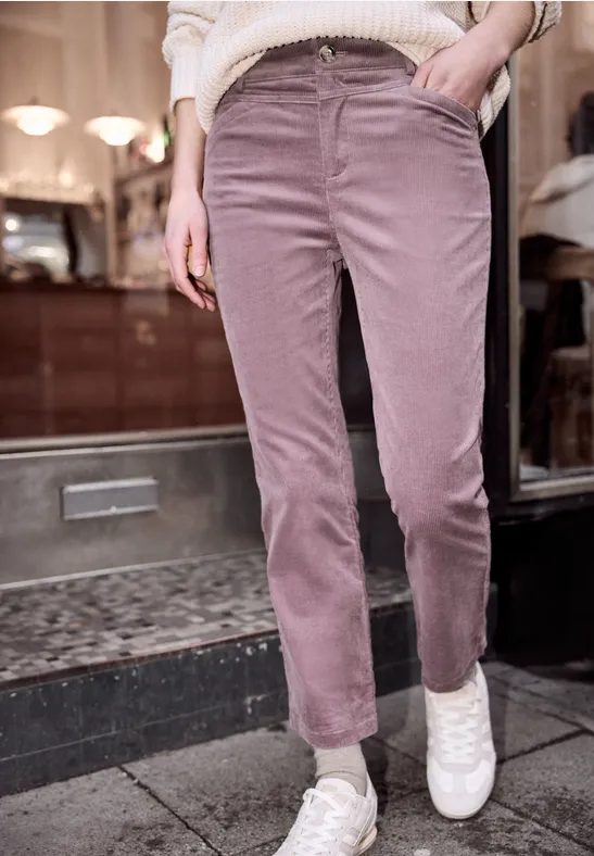 Thumbnail - Flared Leg Hose