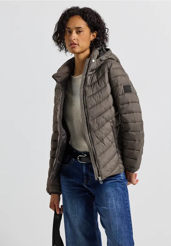 Jacke mit abnehmbarer Kapuze