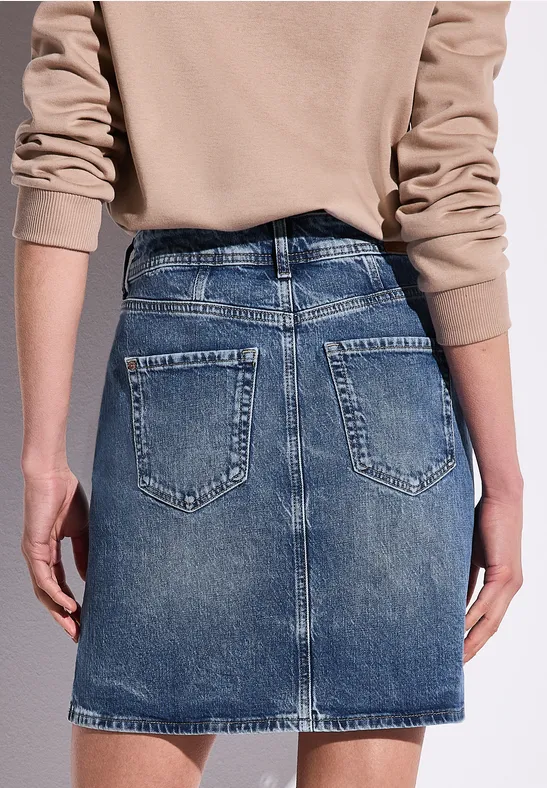 Comment Porter une Jupe en Jean en 2026 : Guide des Chaussures